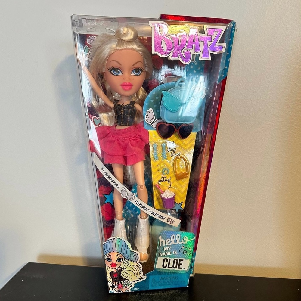 Bratz Hello Cloe Doll with Pink Skirt and Accessories